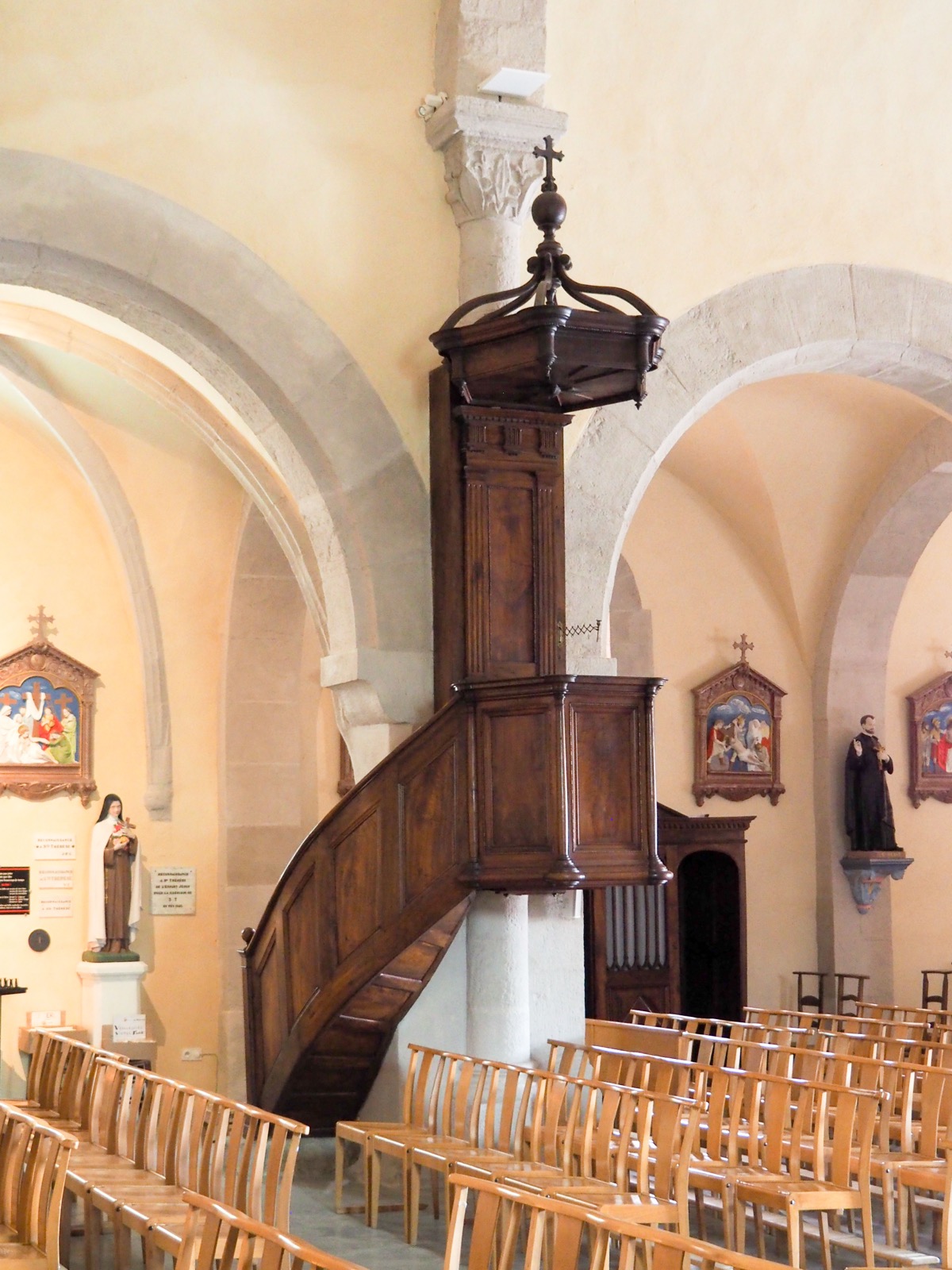 Preekstoel in Saint Domnin, Lamastre