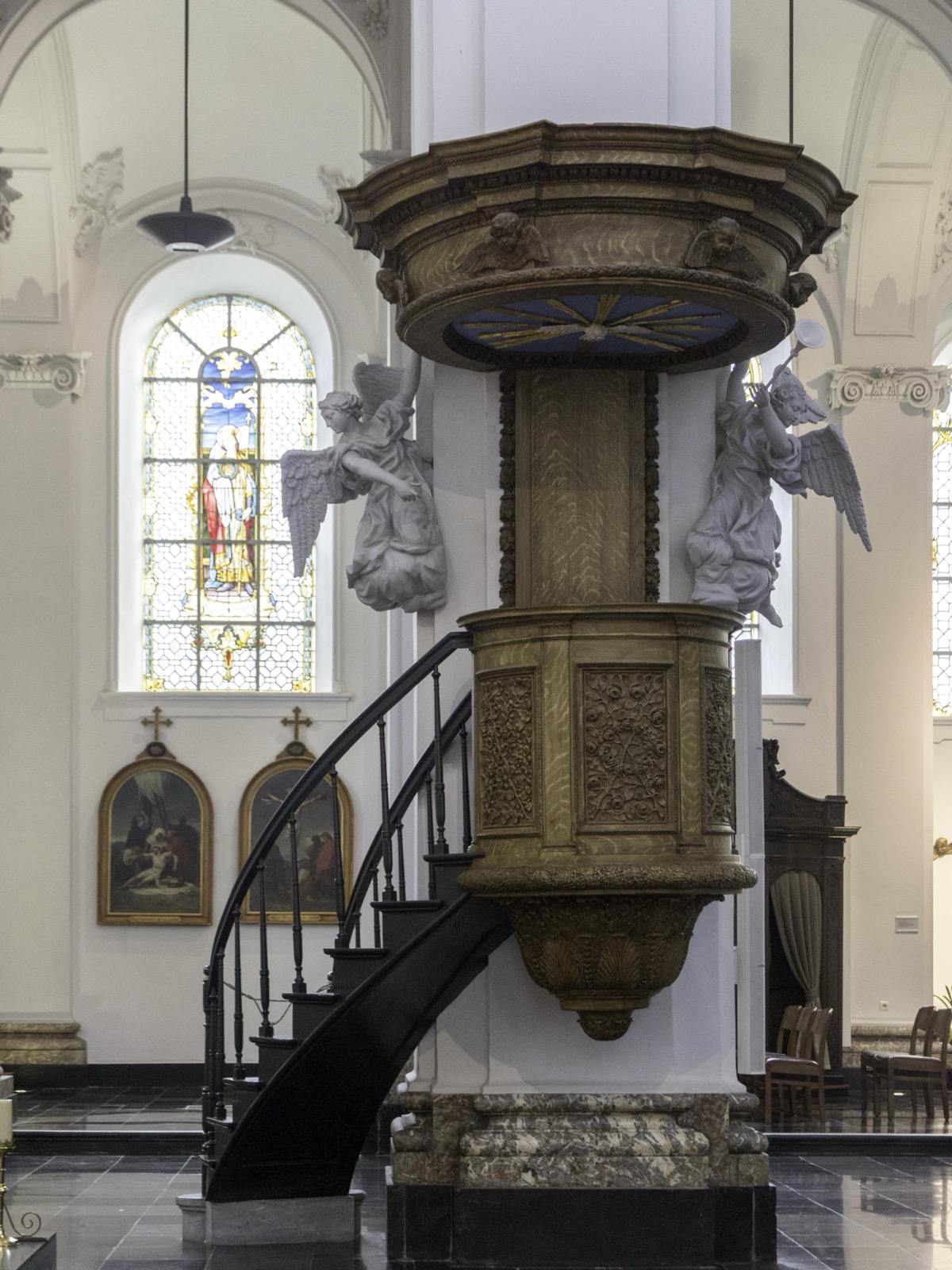 Pulpit at Sint-Bartolomeuskerk, Luik