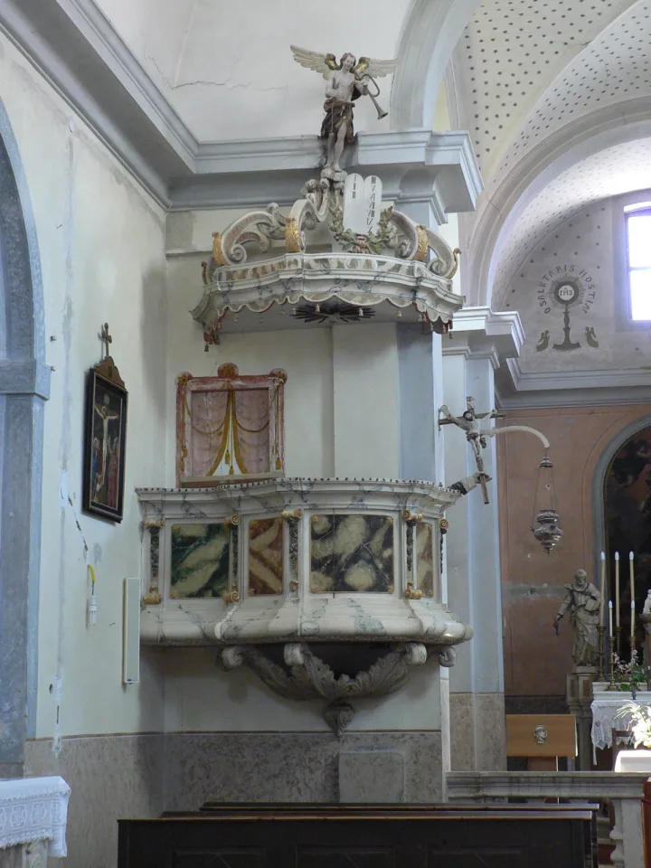 Pulpit at Sv. Jeronima, Hum