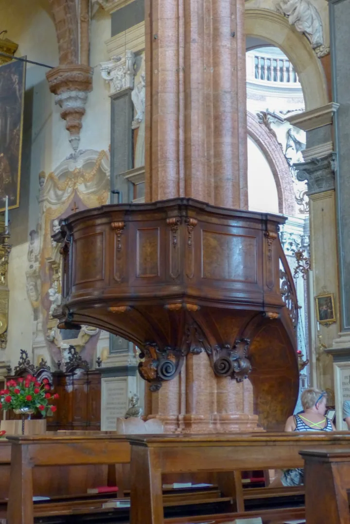 Pulpit at La Cattedrale di Verona, Verona
