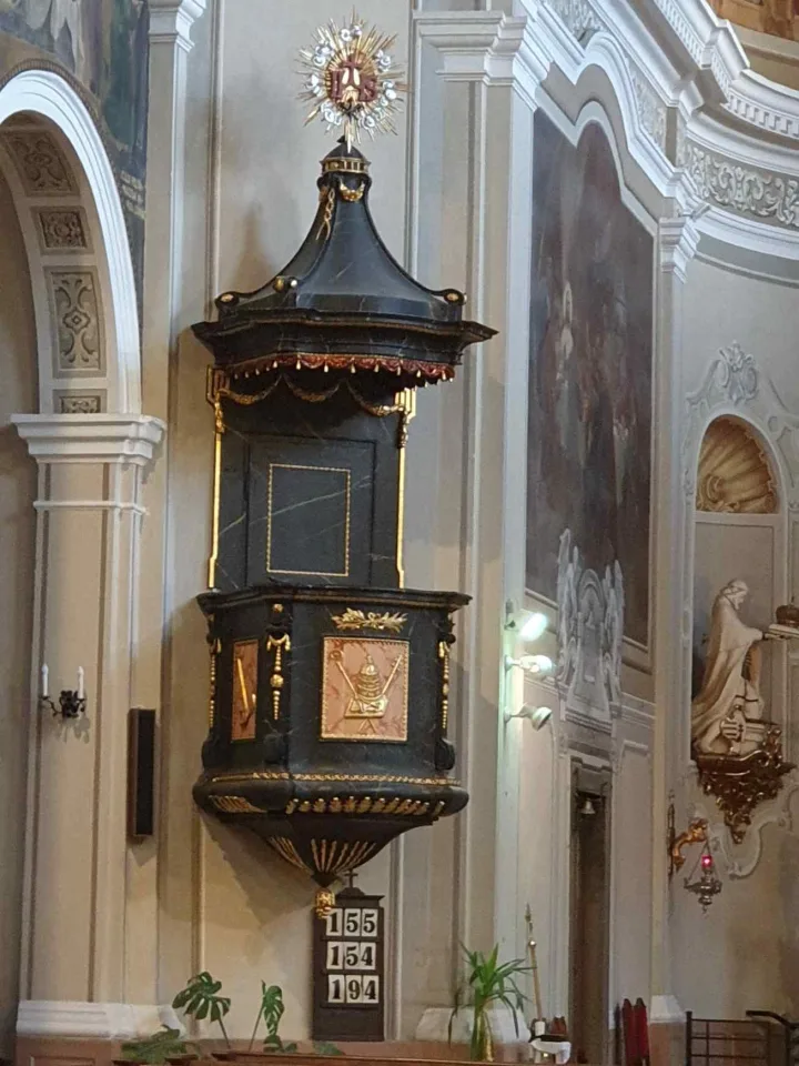 Pulpit at Urunk Szinevaltozasa Templom, Pecs