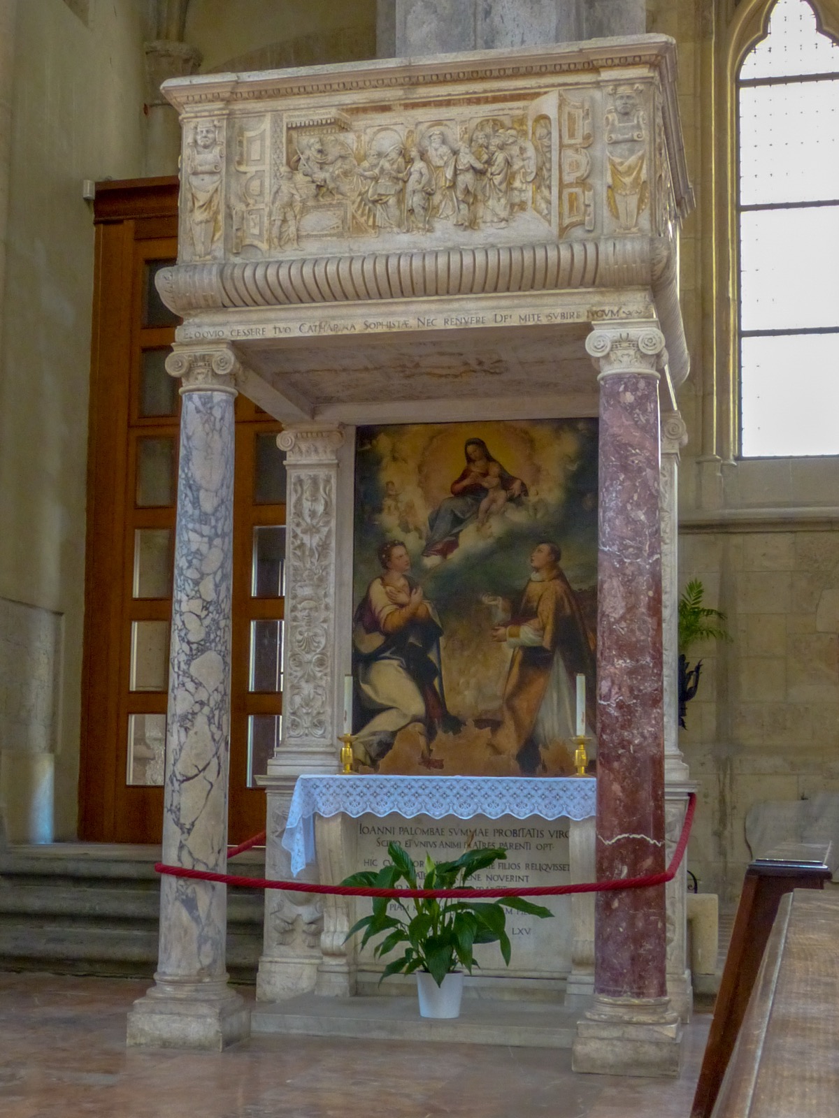 Preekstoel in Basilica San Lorenzo Maggiore, Napoli