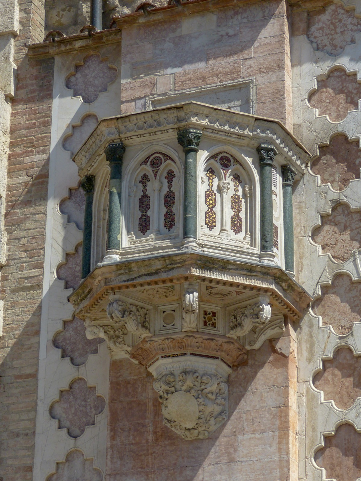 Preekstoel in Cattedrale di San Lorenzo, Perugia