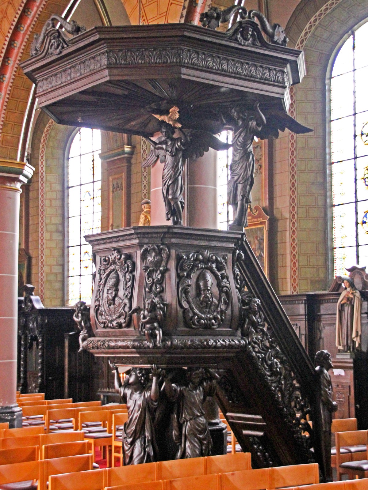 Preekstoel in  Sint-Niklaaskerk, Buggenhout