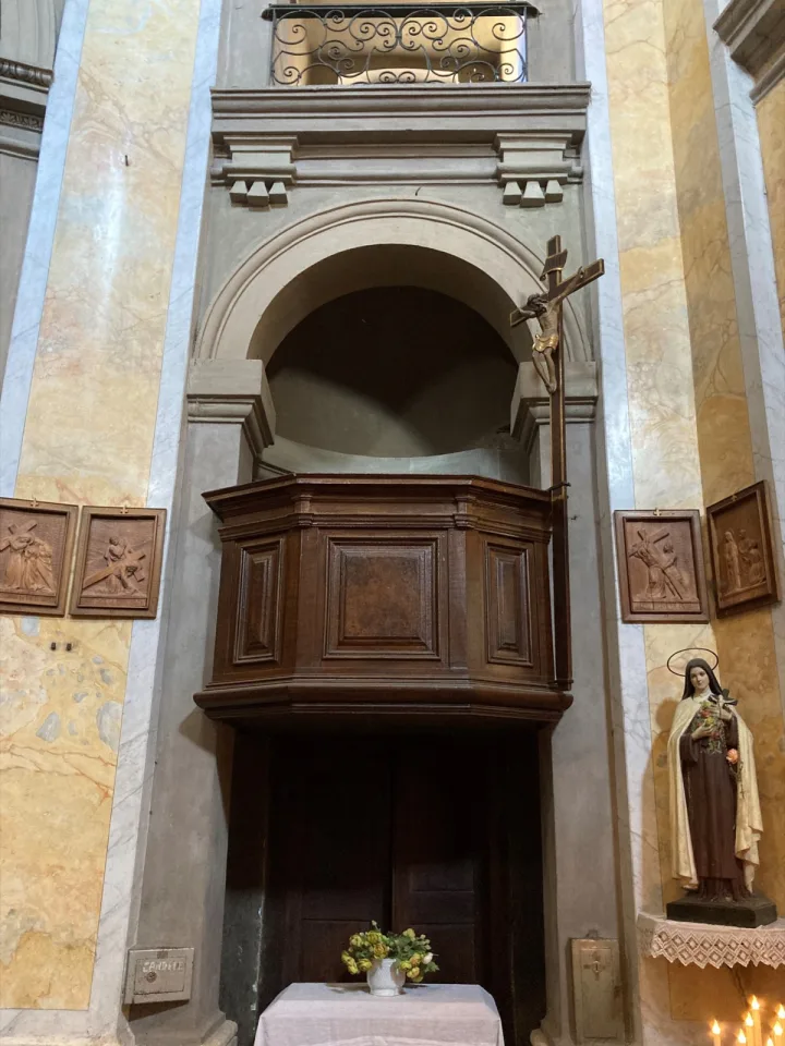 Pulpit at Chiesa di San Vittore Martire, Isola Bella