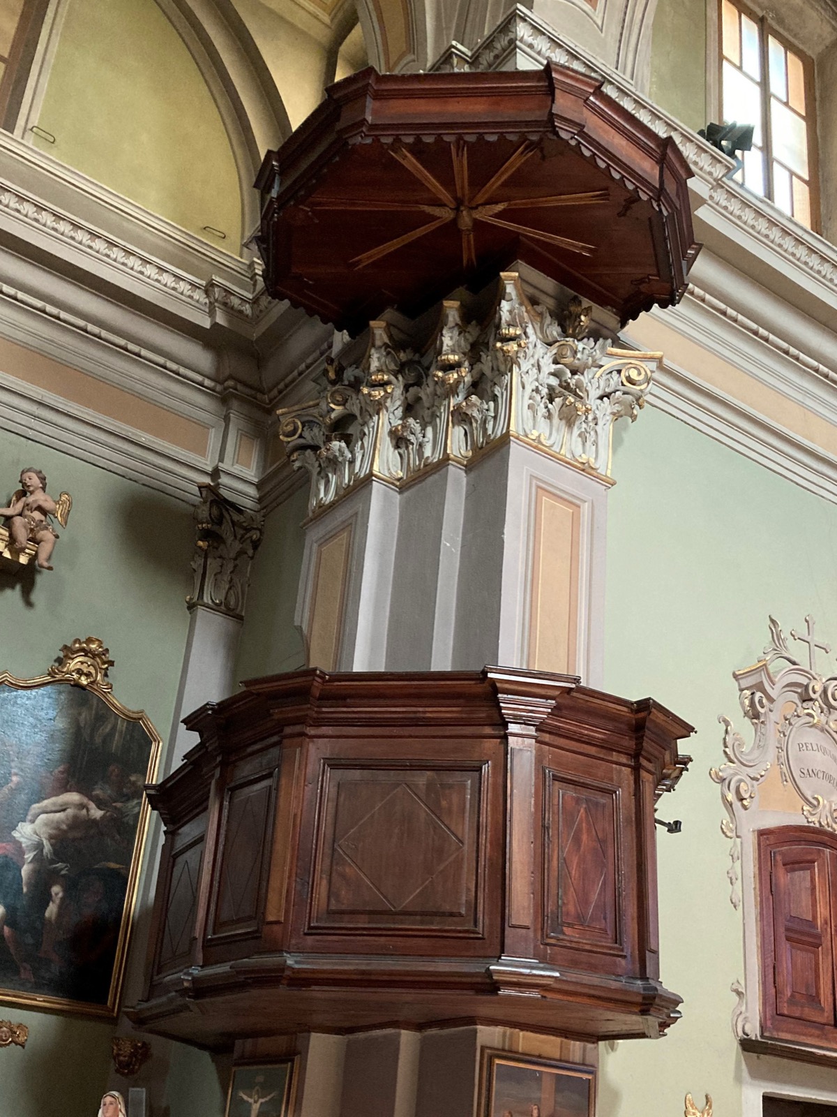 Pulpit at Chiesa Parrocchiale di San Giovanni Battista, Alzo