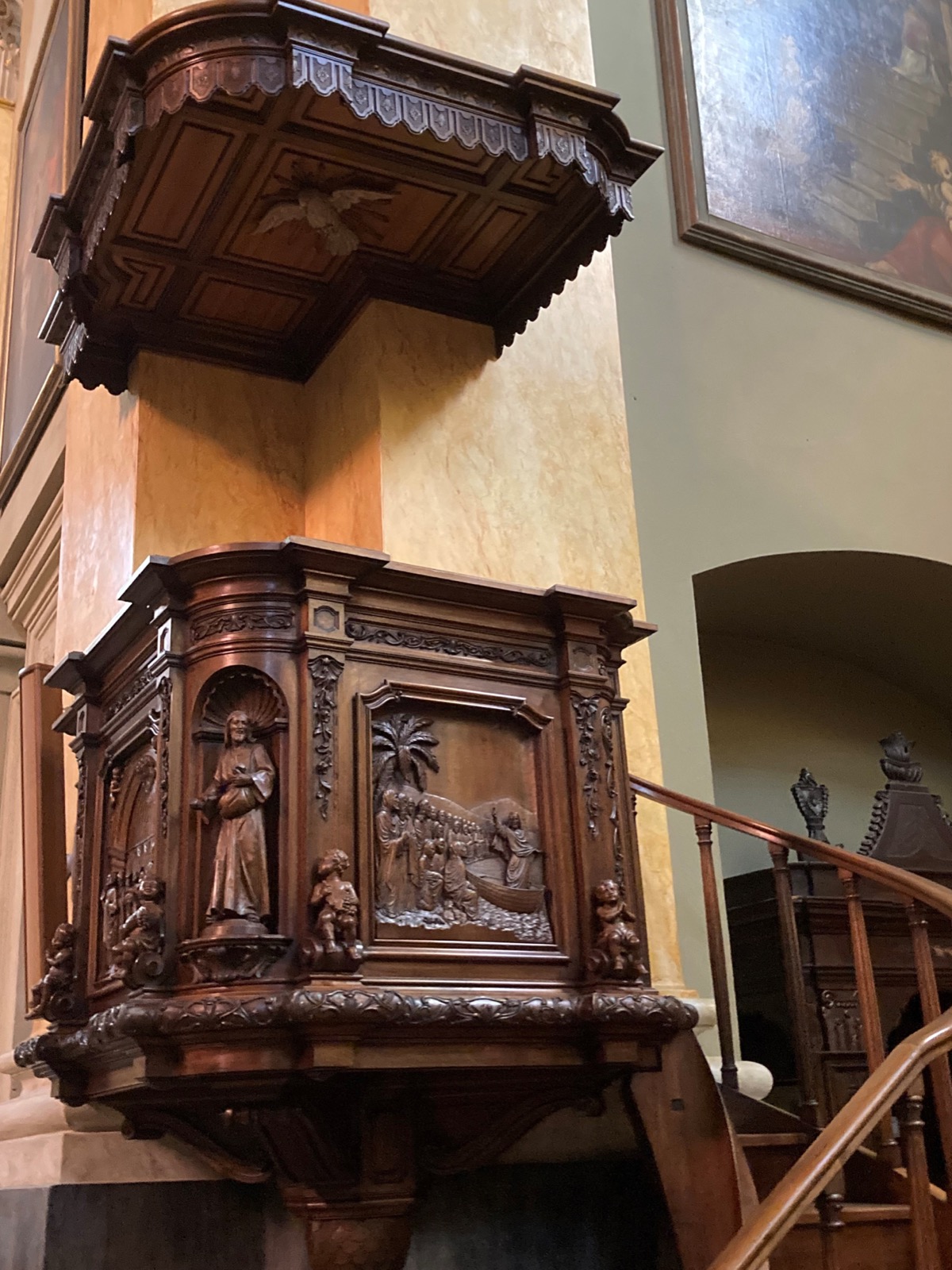 Preekstoel in Parrochia dei Santi Ambrogio e Teodulo, Stresa
