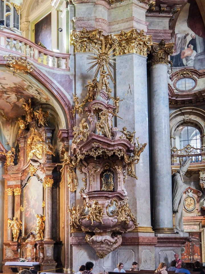 Preekstoel in Kostel sv Mikulase (mala strana), Praha