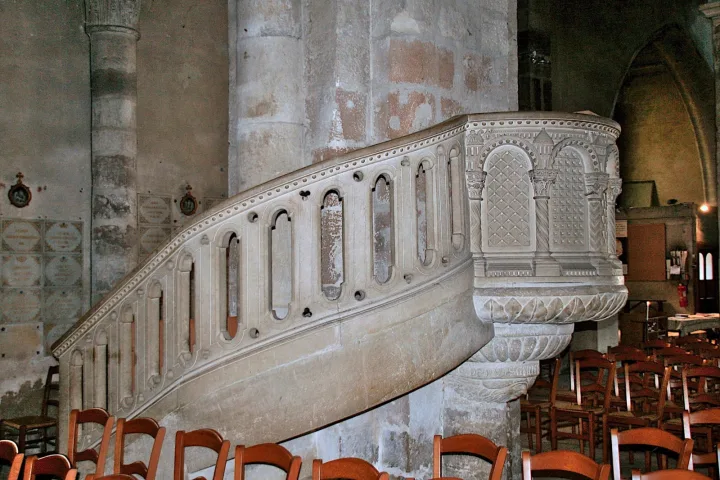 Preekstoel in Eglise Saint-Amand-Montrond, Saint-Amand-Montrond