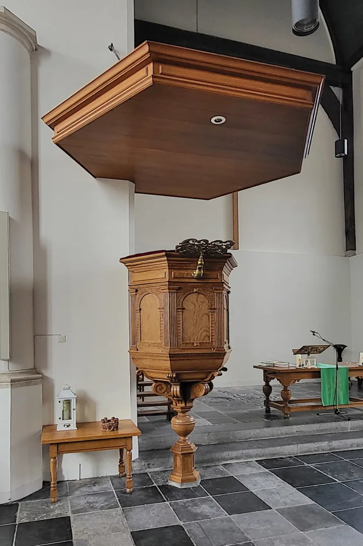Preekstoel in Hervormde Kerk, Haastrecht