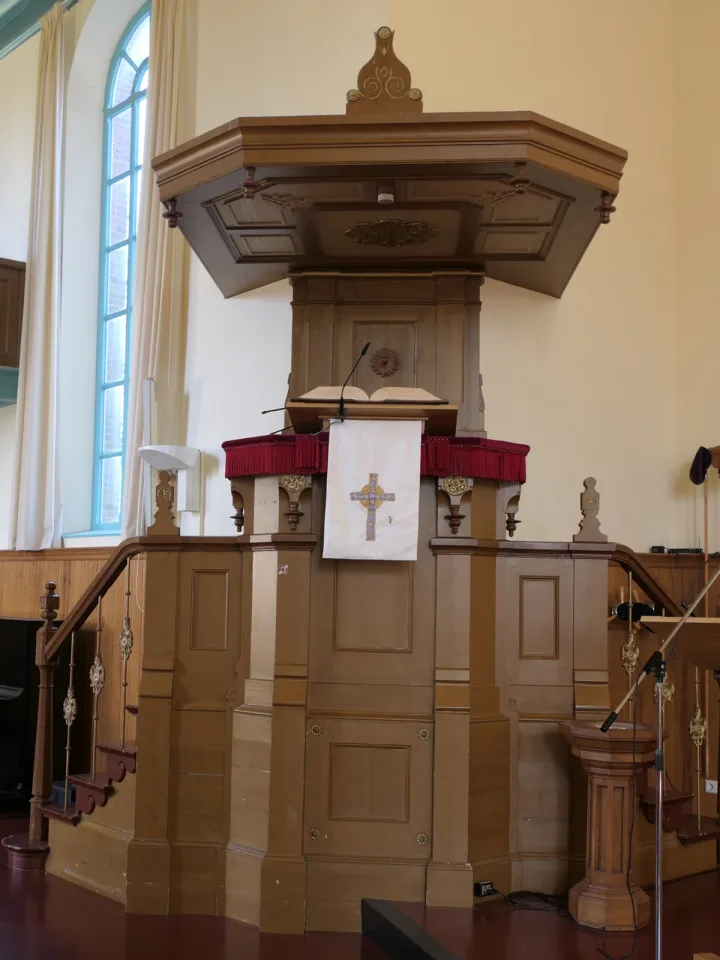 Preekstoel in Meslanzer kerk, Midsland