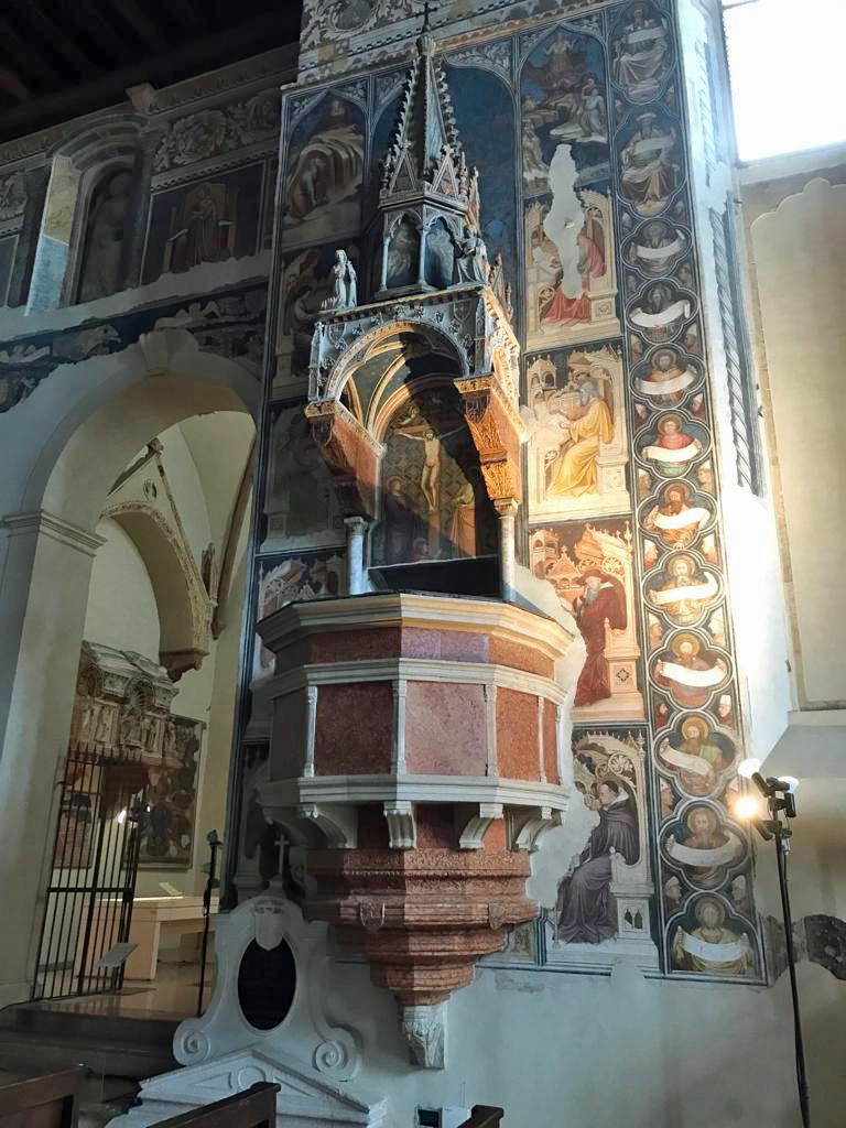 Preekstoel in Chiesa di San Fermo Maggiore, Verona