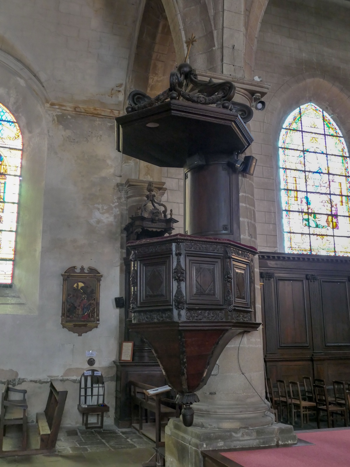 Preekstoel in Eglise St Gildas, Auray