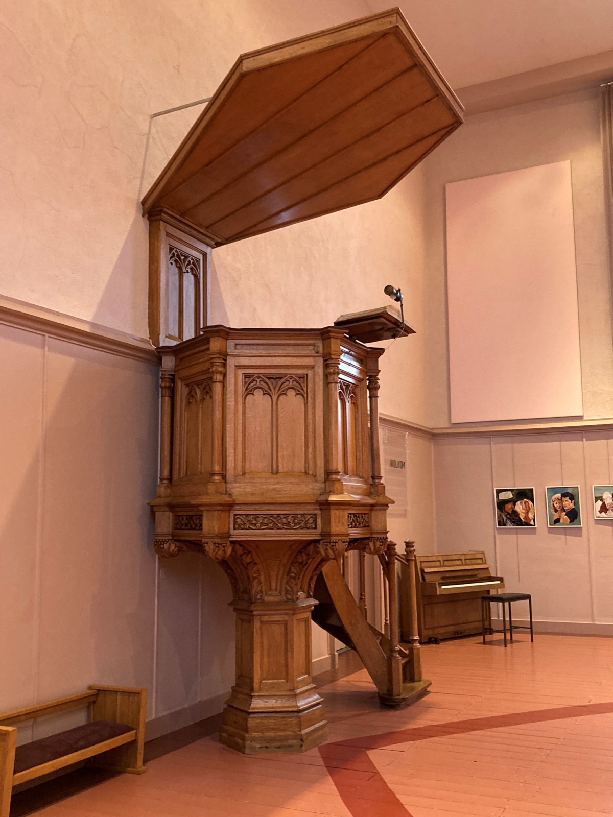 Preekstoel in Sint Martinuskerk, Tzummarum
