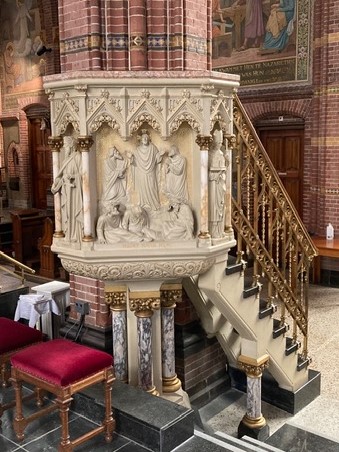 Preekstoel in St Agathakerk, Lisse