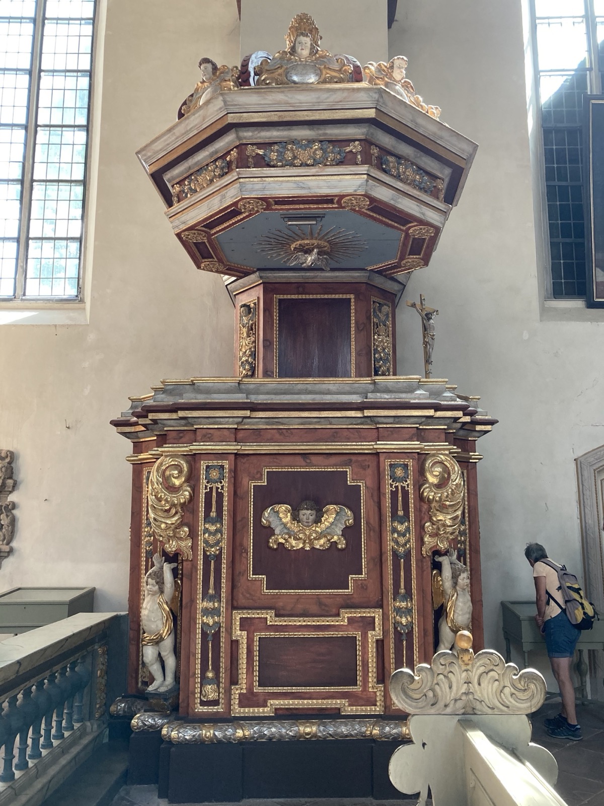 Preekstoel in Sint-Stefanus- en Vituskerk, Hoxter