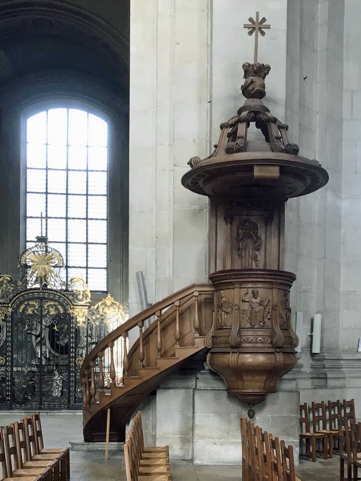 Preekstoel in Cathedrale Notre Dame de l Annonciation, Nancy