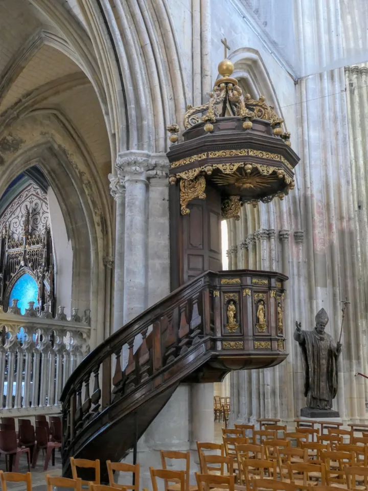 Preekstoel in Eglise St Jacques, Dieppe