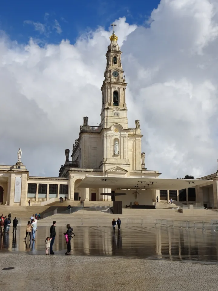 Preekstoel in Santuario de Fatima (Heiligdom van Fatima) - buitenpreekstoel , Fatima