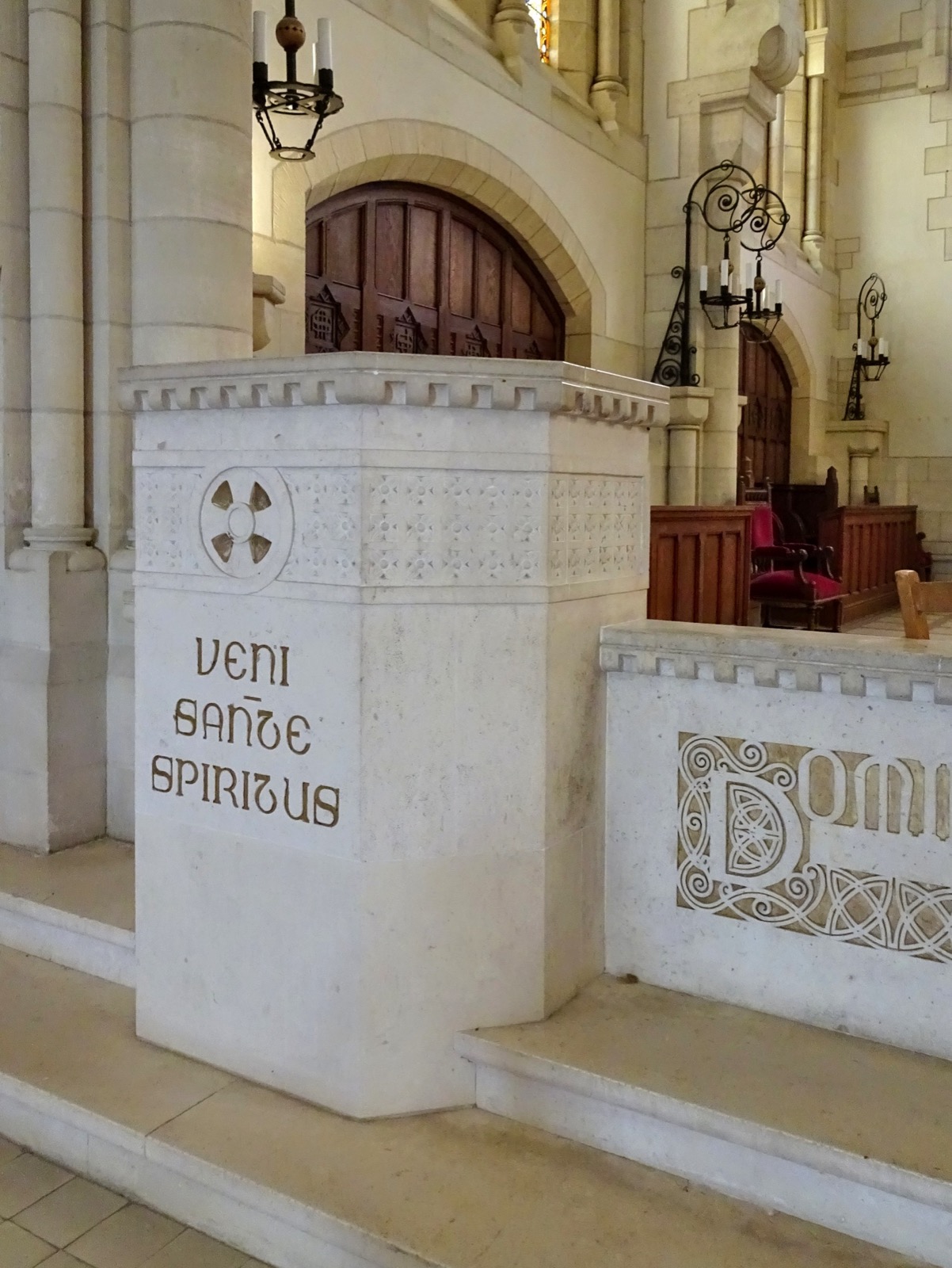 Preekstoel in MEMORIAL NATIONAL DORMANS 1914-1918- chapelle, Dormans