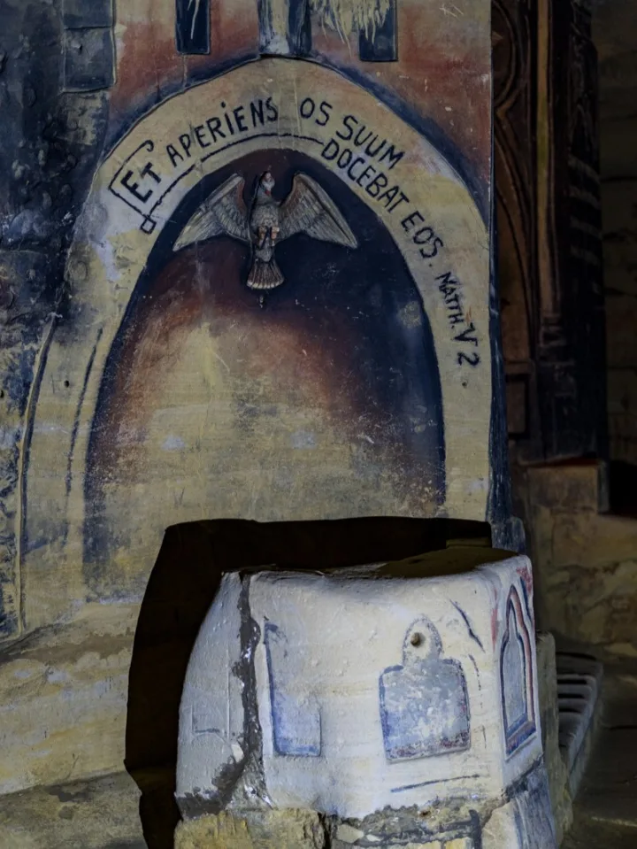 Preekstoel in Kapel in de Fluweelengrot, Valkenburg