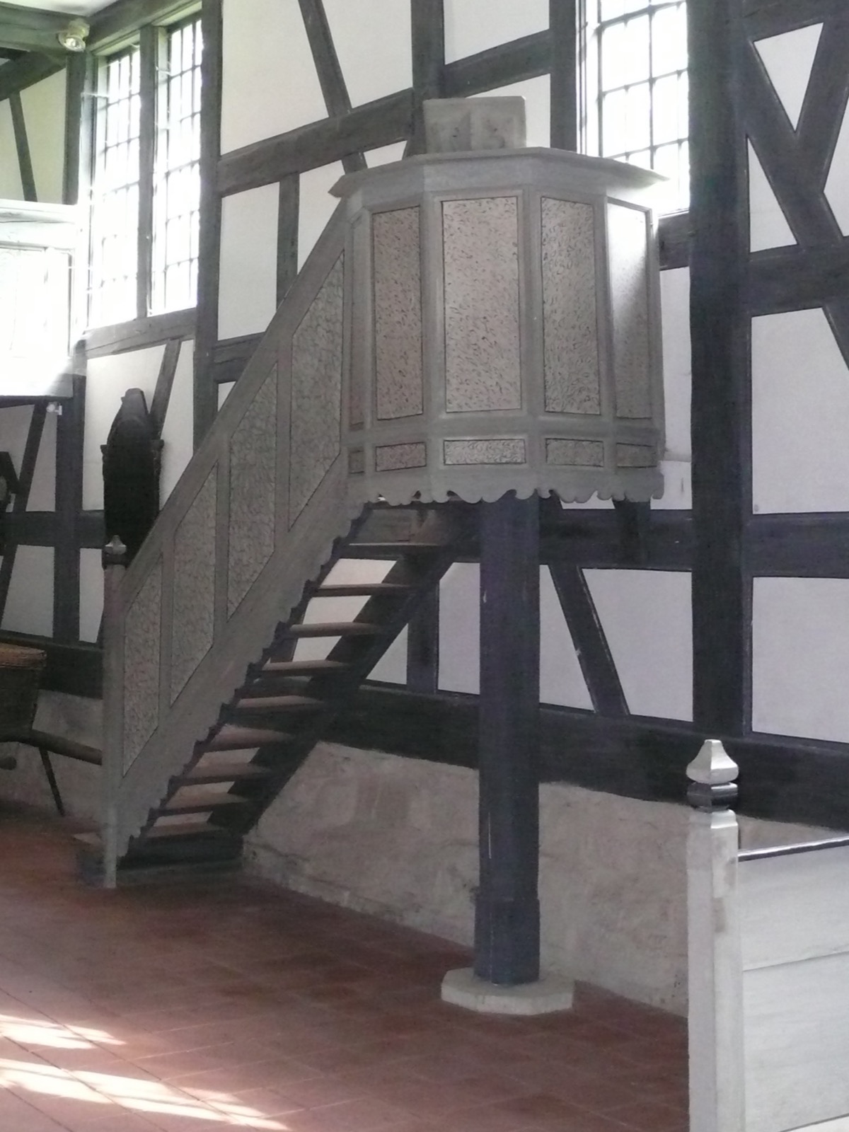 Pulpit at Friedhofskapelle, Breitungen
