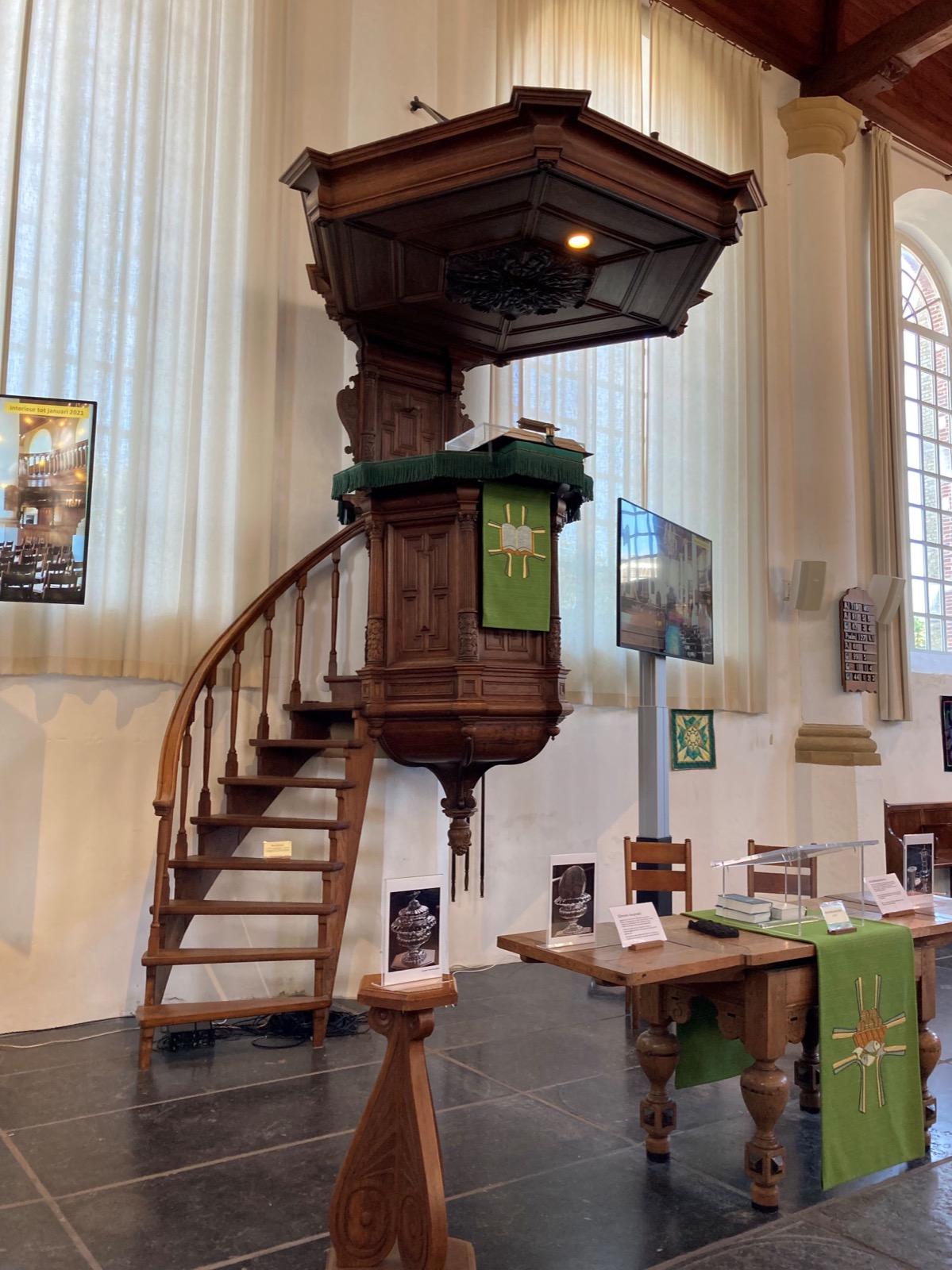 Preekstoel in Hobbe van Baerdt kerk, Joure