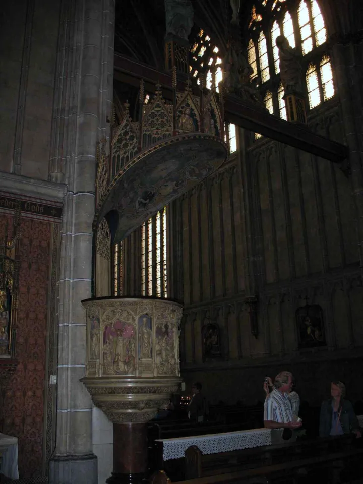 Preekstoel in Basiliek van het Heilig Sacrament, Meerssen