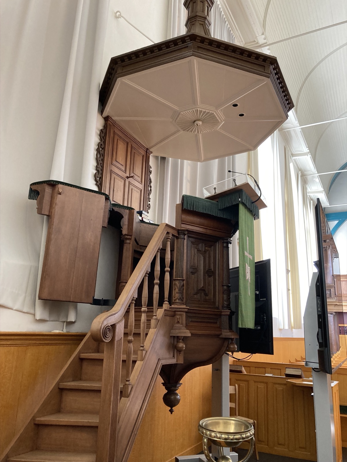 Preekstoel in Salviuskerk, Dronrijp
