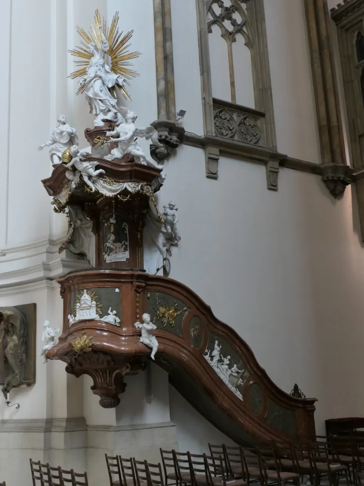 Pulpit at Katedrale sv Petra a Pavla, Brno