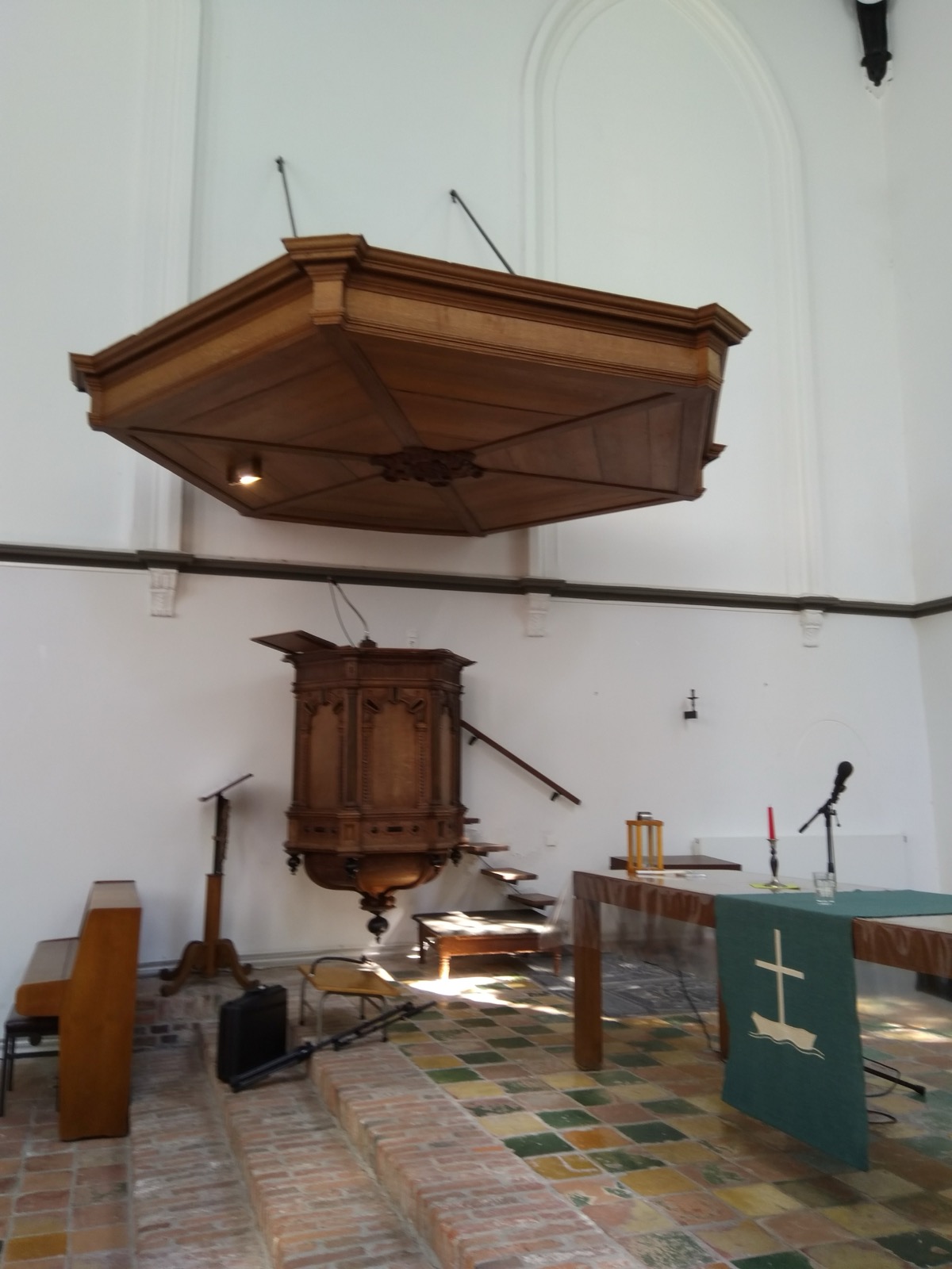 Pulpit at Bartholomeuskerk , Beerta