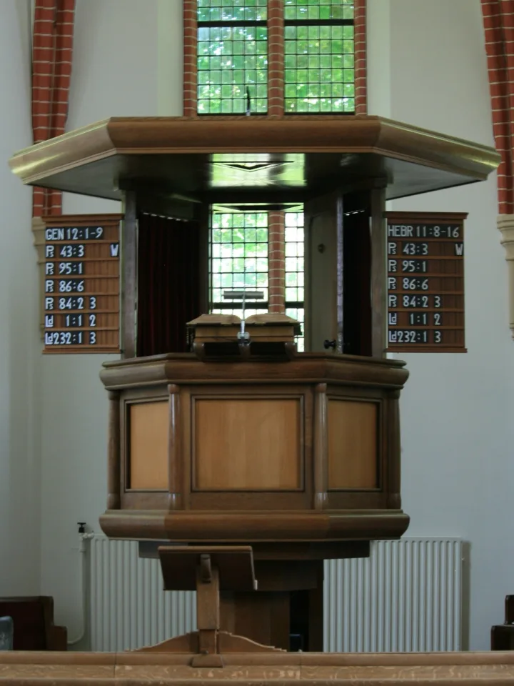 Pulpit at Hervormde Kerk, Onstwedde