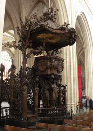 Pulpit at Onze-Lieve-Vrouwekathedraal , Antwerpen