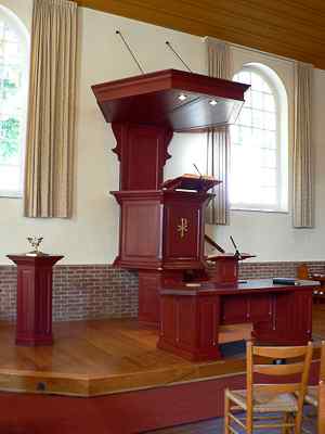 Preekstoel in Hervormde Kerk, Enter