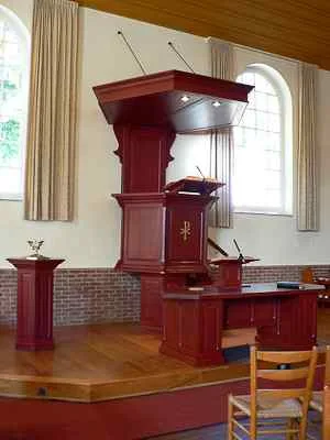 Preekstoel in Hervormde Kerk, Enter