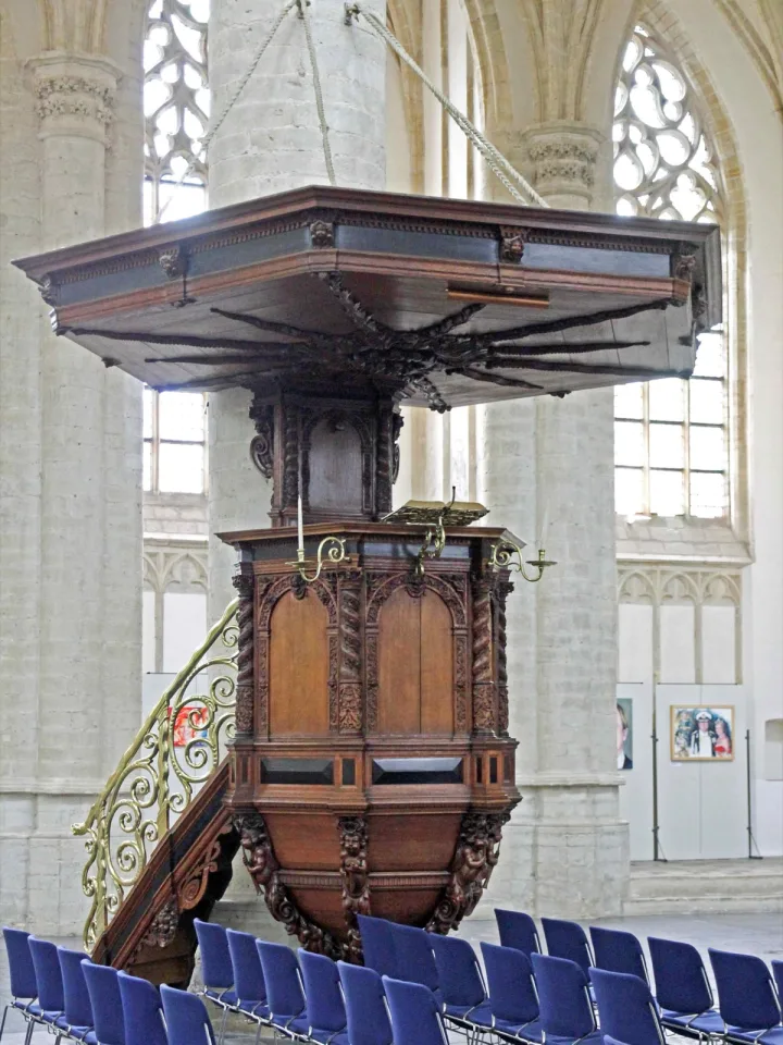 Preekstoel in Grote Kerk, Breda