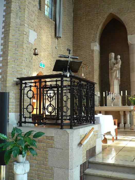 Pulpit at Kapel van de Zusters Onze Lieve Vrouw van Amersfoort , Amersfoort