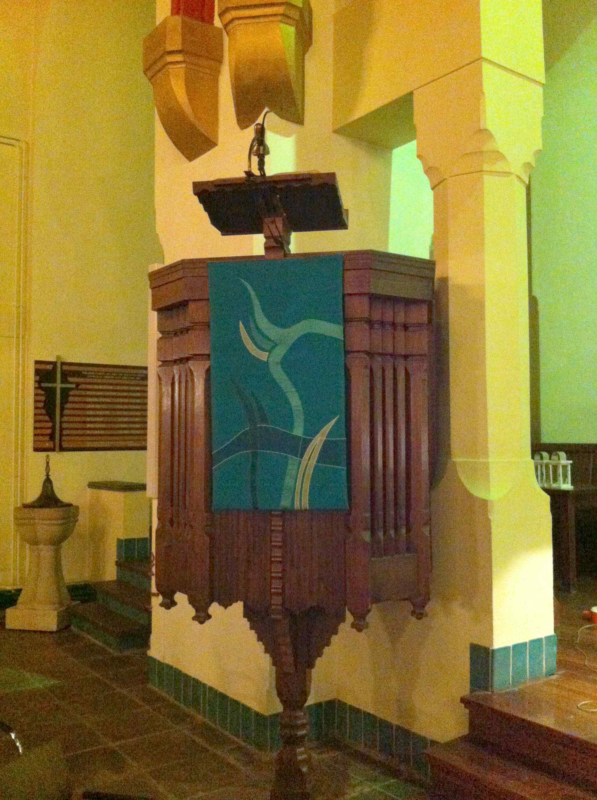 Preekstoel in PKN Bussum West (Spieghelkerk), Bussum
