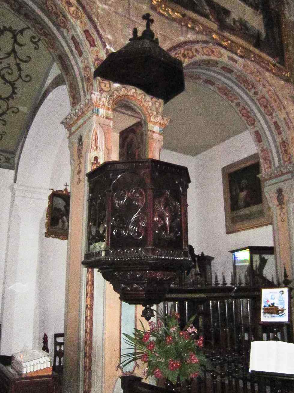 Preekstoel in Igreja de Sao Vicente, Sao Vicente
