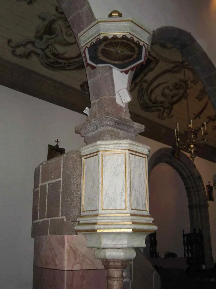 Preekstoel in Igreja de Sao Salvador, Santa Cruz