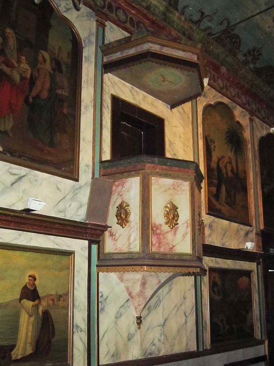 Pulpit at Igreja Matriz de Sao Sebastiao, Camara de Lobos