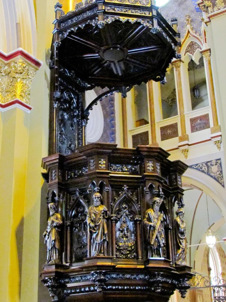 Preekstoel in Catedral Basilica Menor de Nossa Senhora da Luz, Curitiba