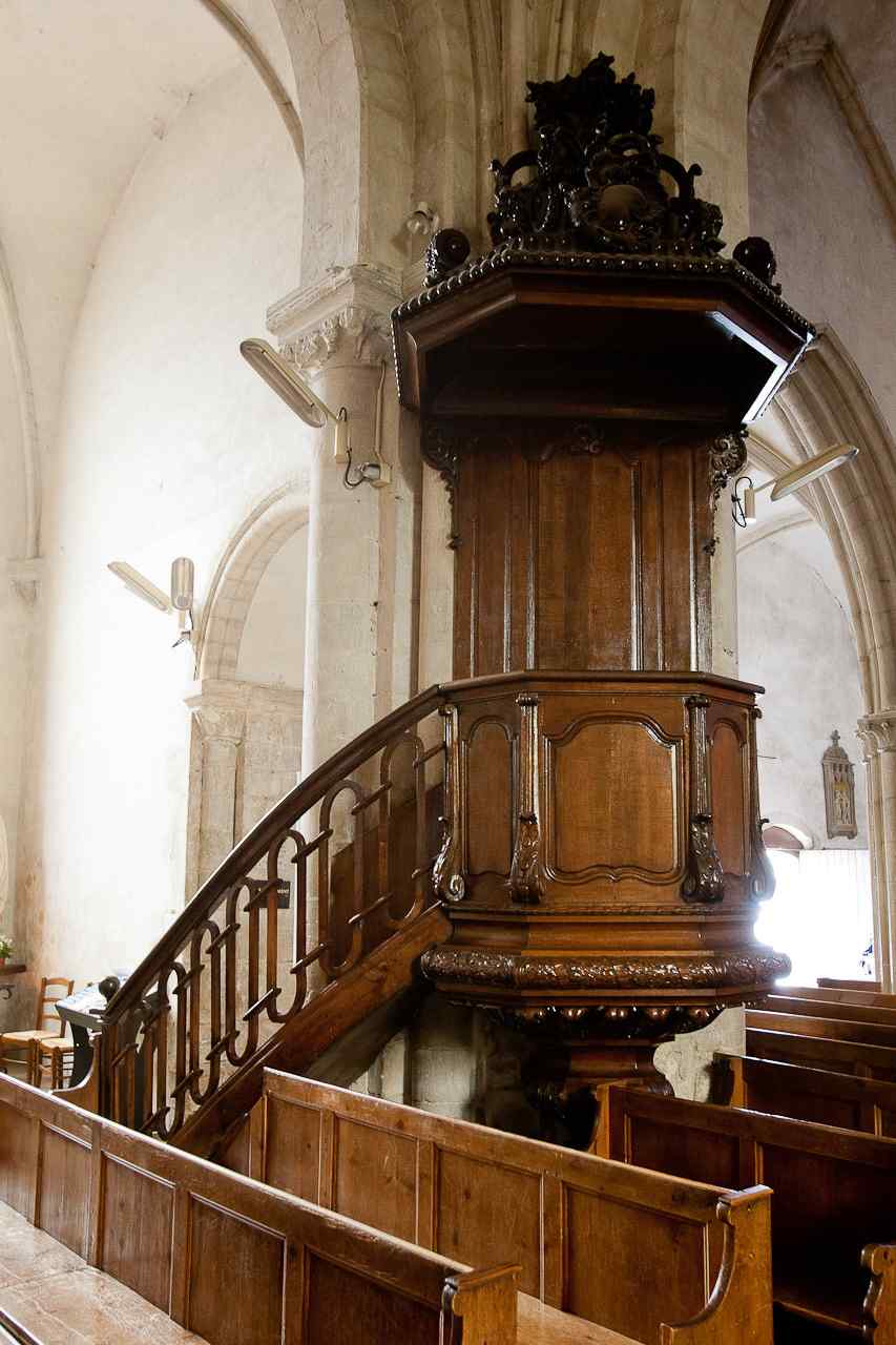 Preekstoel in Notre Dame de la Paix, Sainte Mere Eglise
