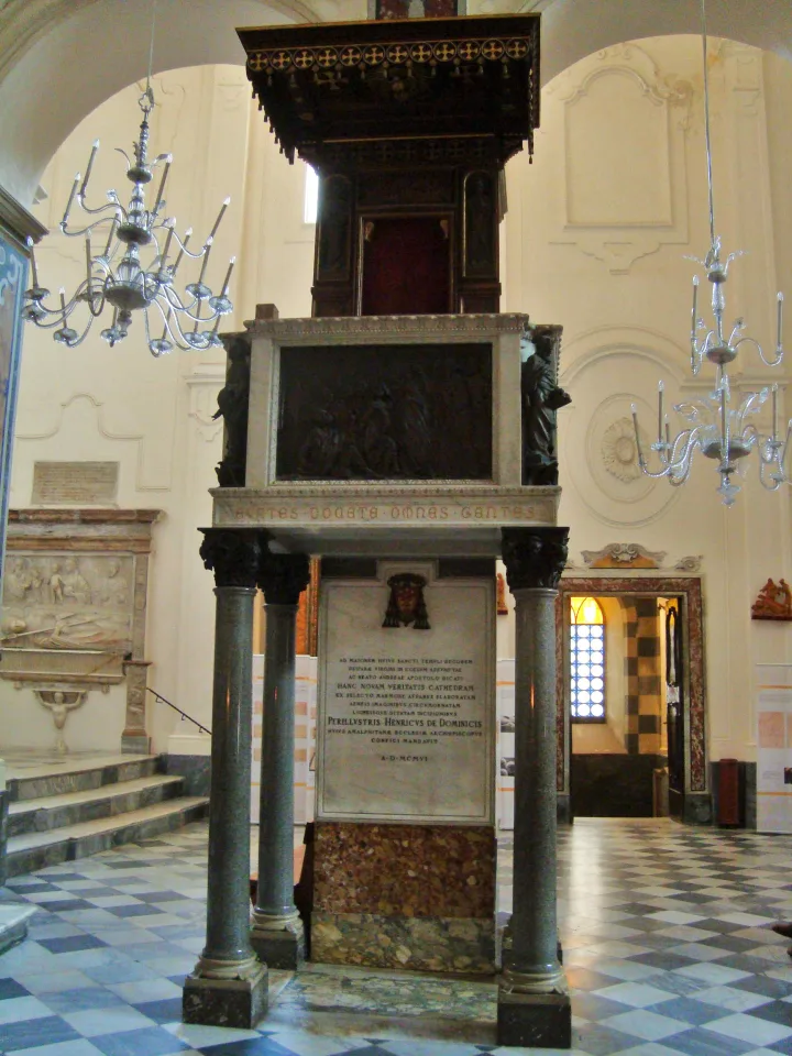 Preekstoel in Cattedrale di Sant Andrea, Amalfi