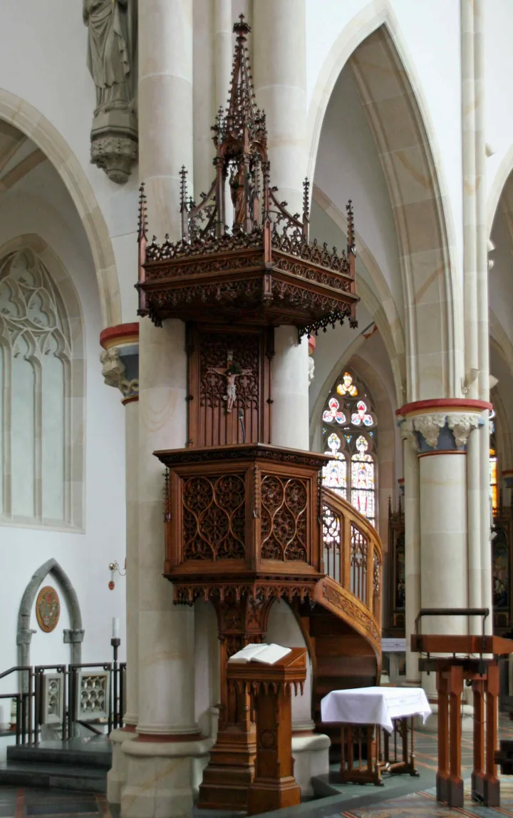 Preekstoel in Wallfahrtskirche St Ida, Herzfeld