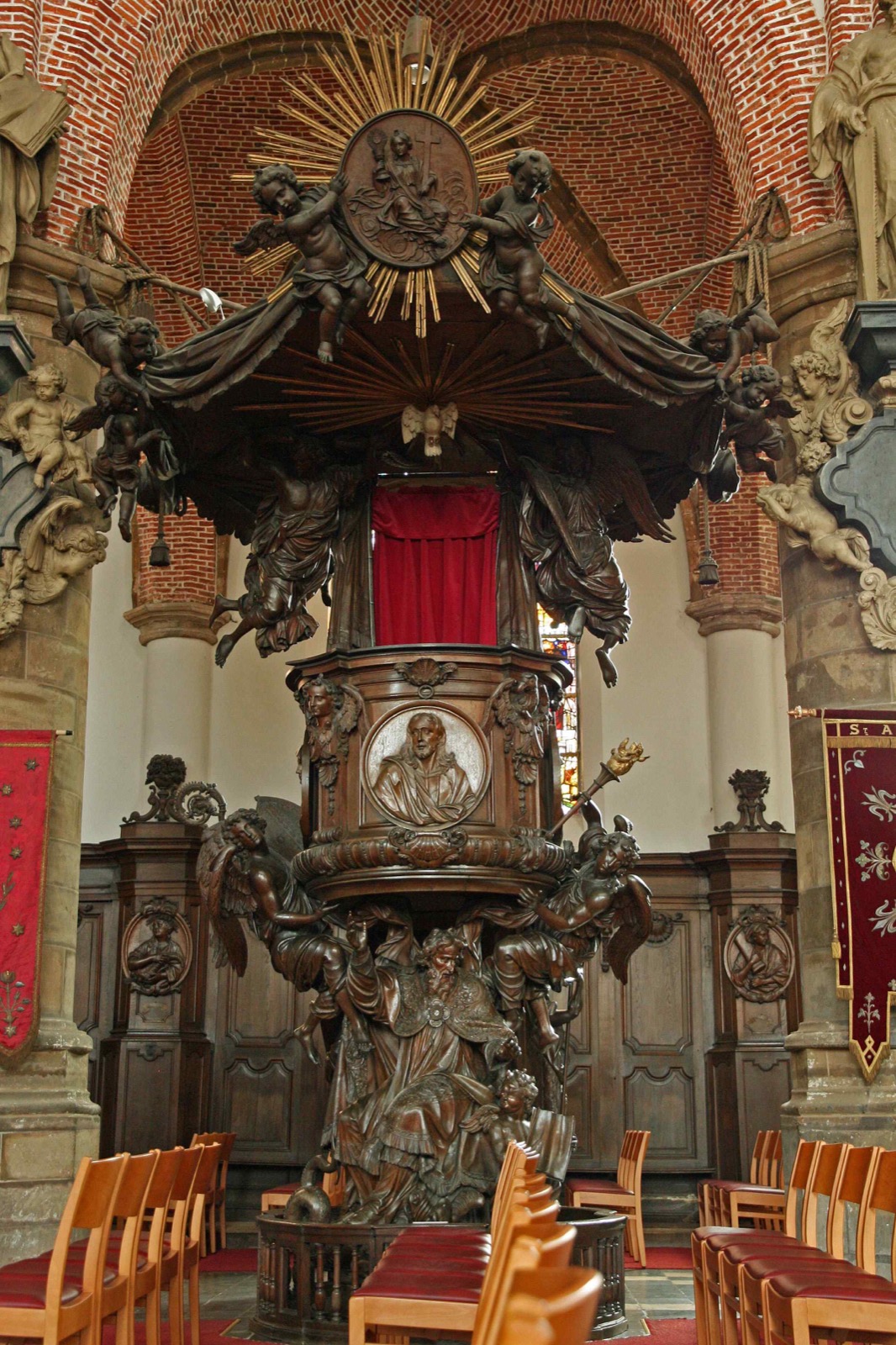 Pulpit at St Amandskerk, Geel