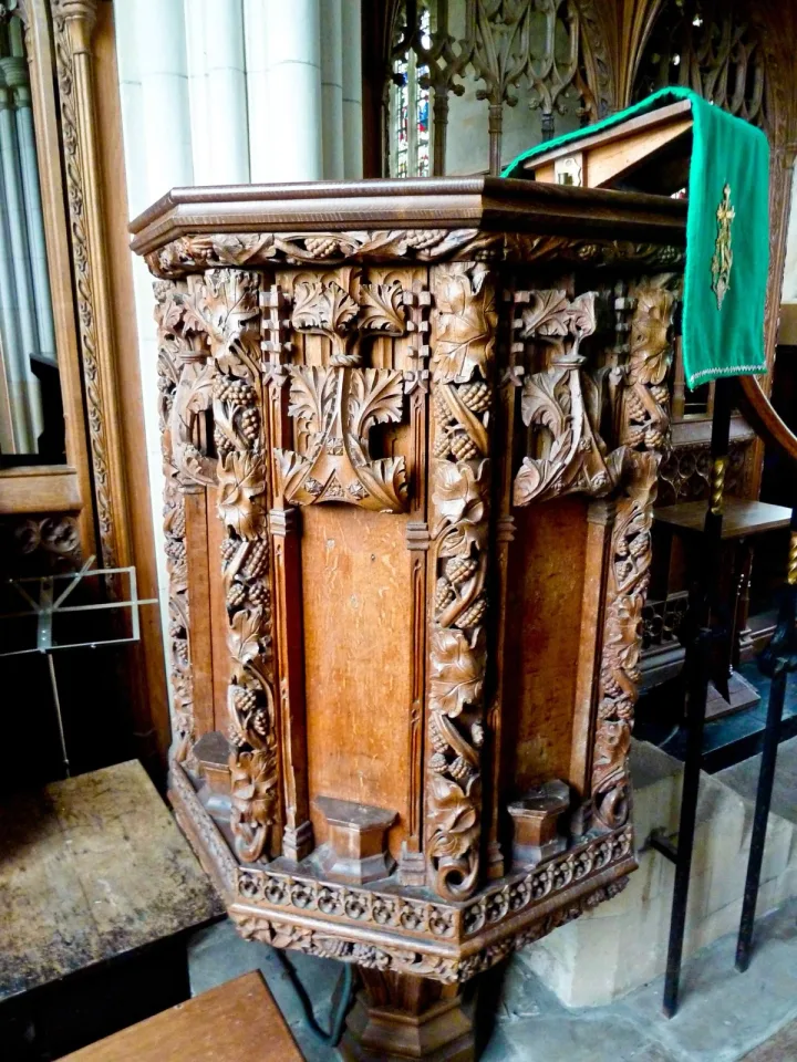 Pulpit at St Mary, Dartington