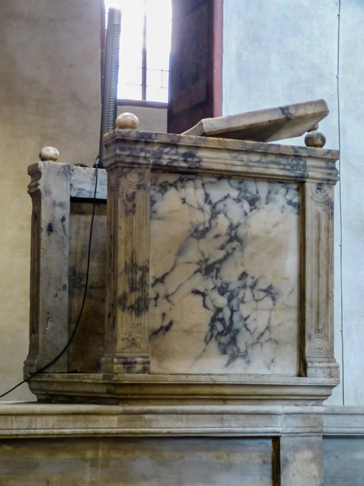 Preekstoel in Santa Maria in Cosmedin, Rome