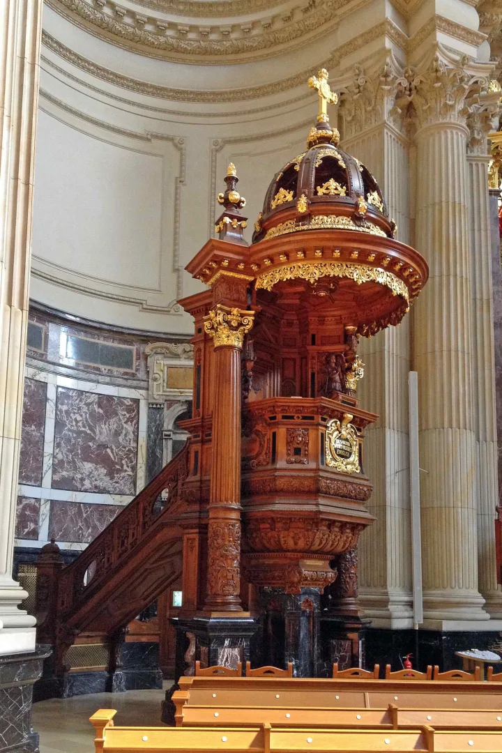 Preekstoel in Berliner Dom, Berlijn