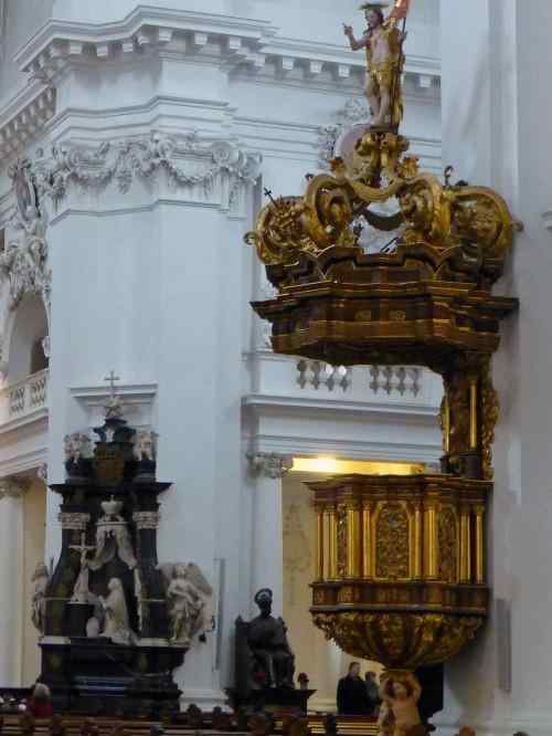Preekstoel in Dom (Sankt Salvator und Bonifatius), Fulda